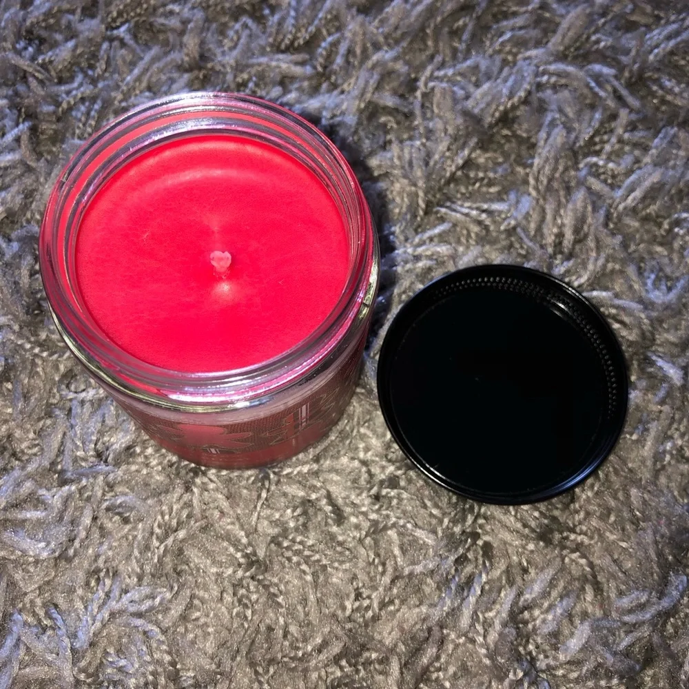 White Barn Holiday Candle, New